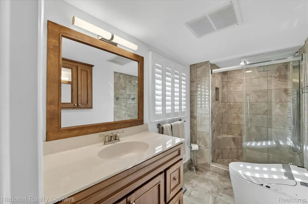35037 Ellen Court Livonia City MI 48154