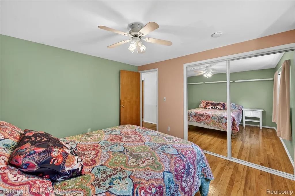 35037 Ellen Court Livonia City MI 48154