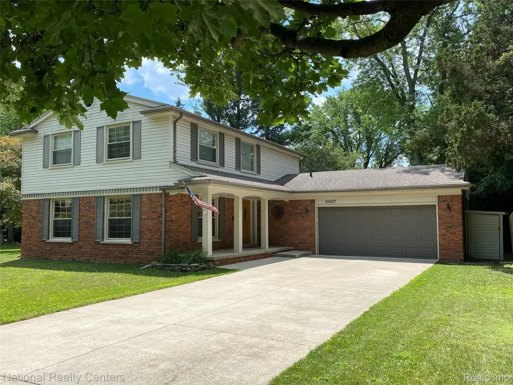 35037 Ellen Court Livonia City MI 48154