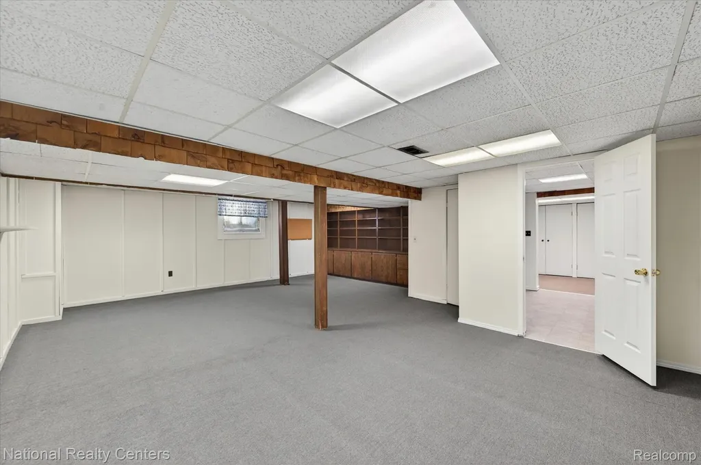 35037 Ellen Court Livonia City MI 48154