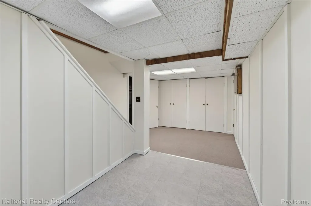 35037 Ellen Court Livonia City MI 48154