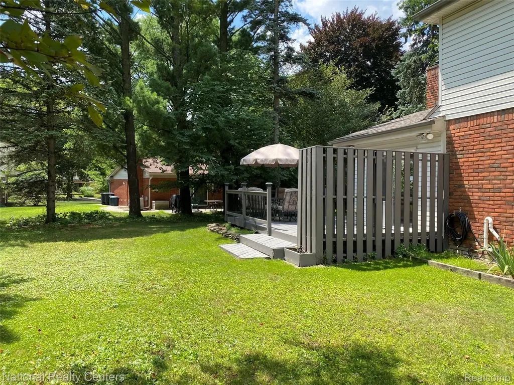 35037 Ellen Court Livonia City MI 48154
