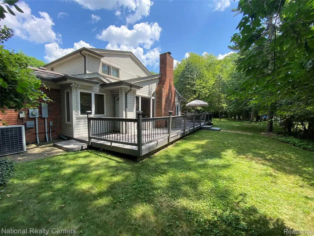 35037 Ellen Court Livonia City MI 48154