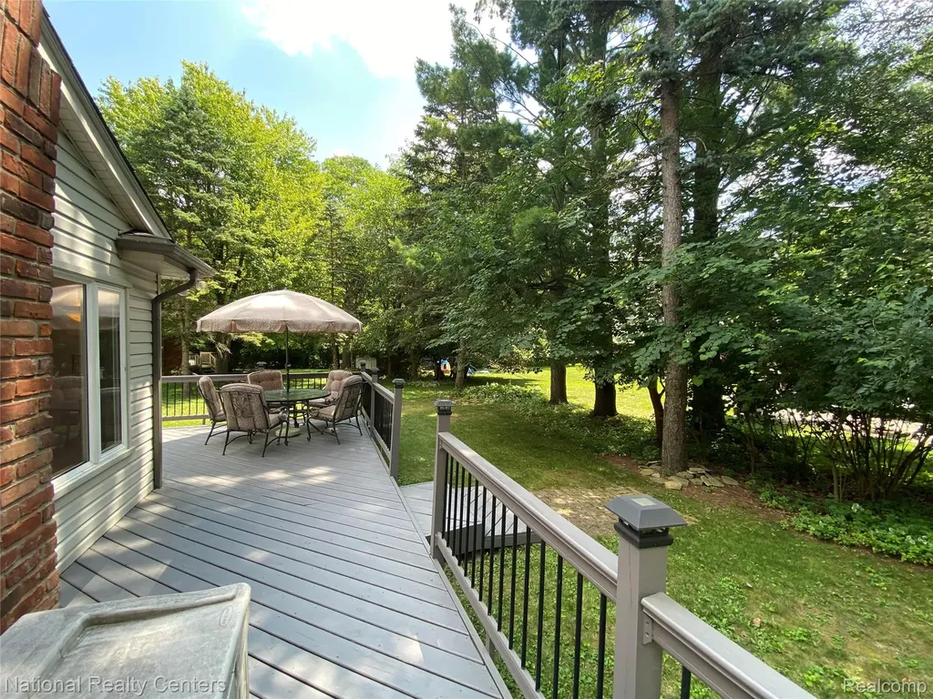 35037 Ellen Court Livonia City MI 48154