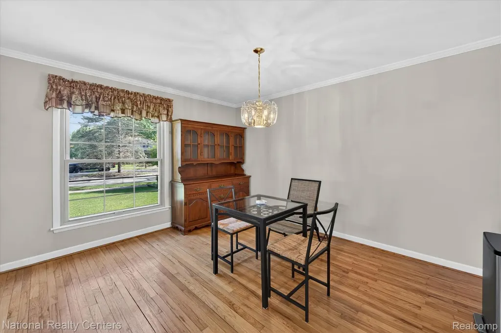 35037 Ellen Court Livonia City MI 48154