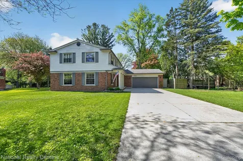 35037 Ellen Court Livonia City MI 48154