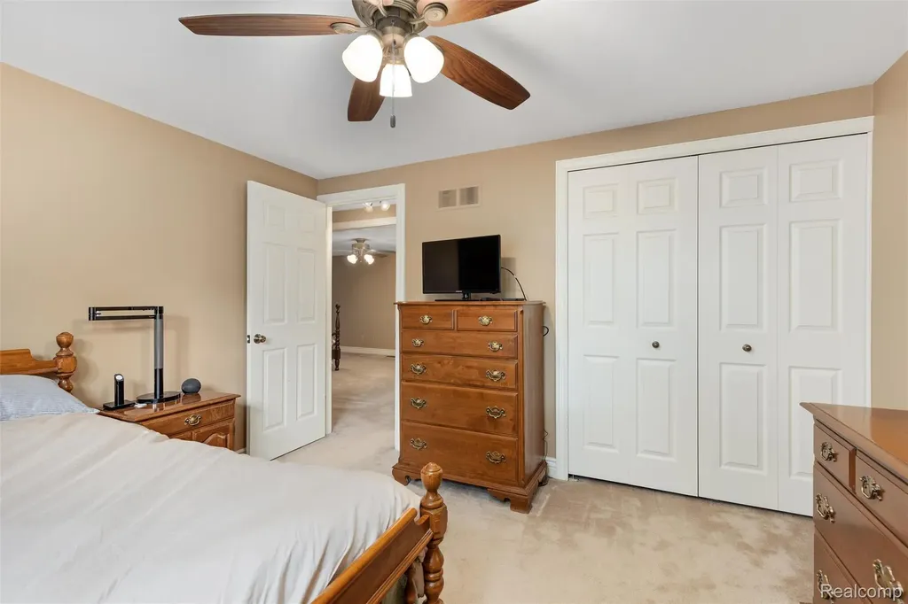 34062 Inverarry Court Sterling Heights City MI 48312