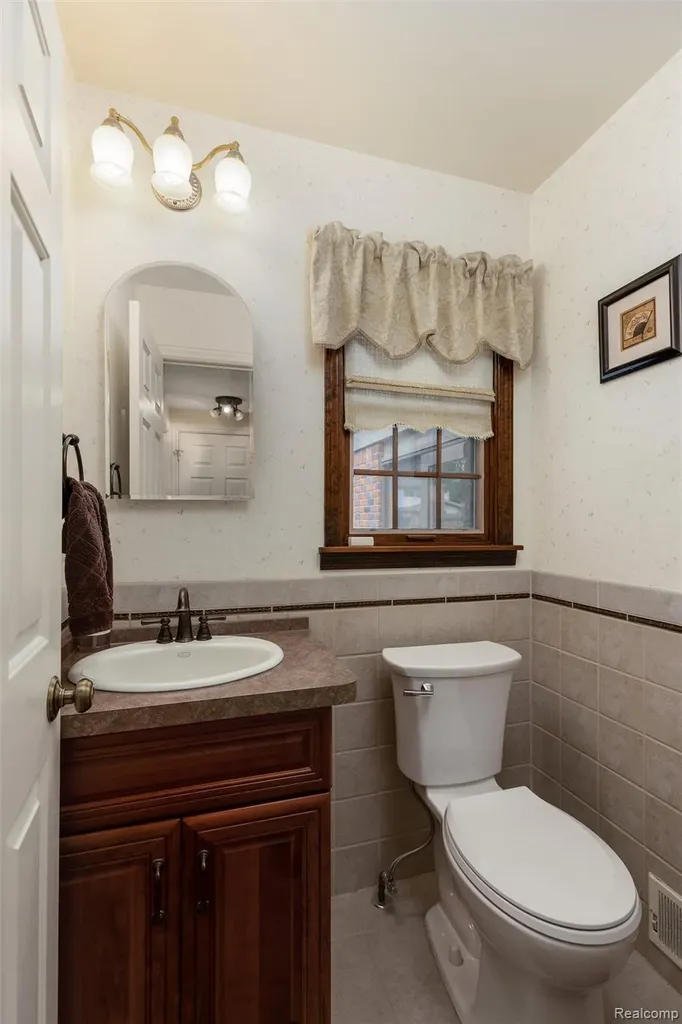 34062 Inverarry Court Sterling Heights City MI 48312
