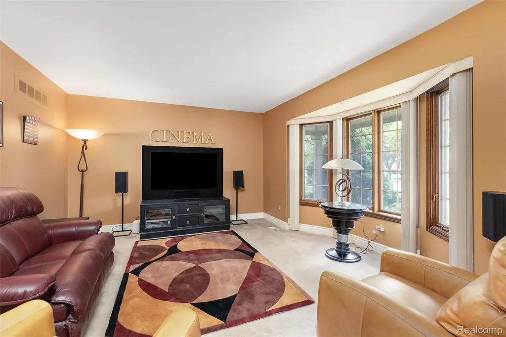 34062 Inverarry Court Sterling Heights City MI 48312