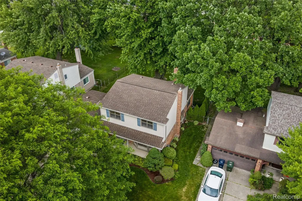 34062 Inverarry Court Sterling Heights City MI 48312
