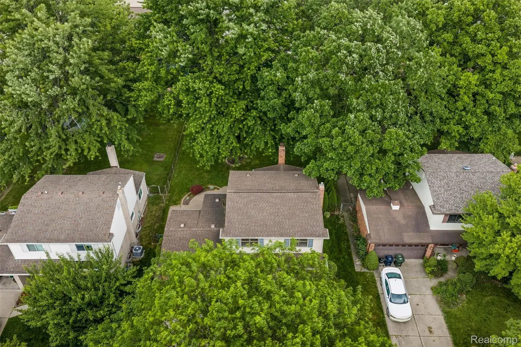 34062 Inverarry Court Sterling Heights City MI 48312