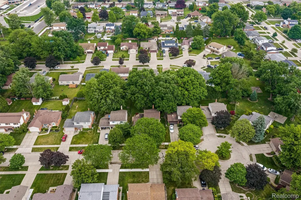34062 Inverarry Court Sterling Heights City MI 48312