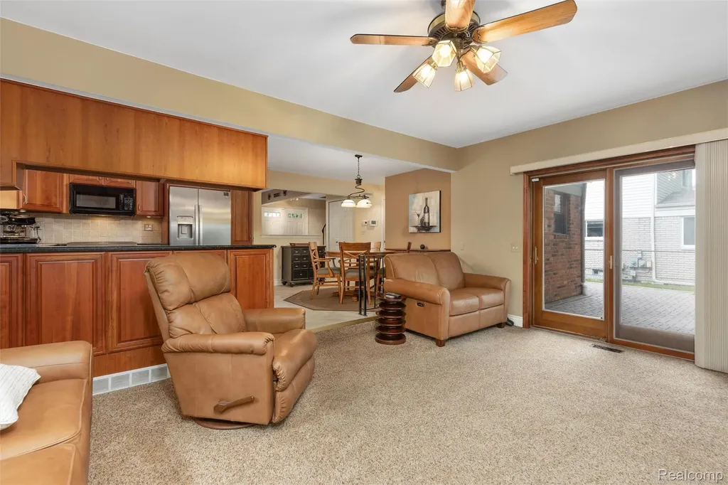 34062 Inverarry Court Sterling Heights City MI 48312
