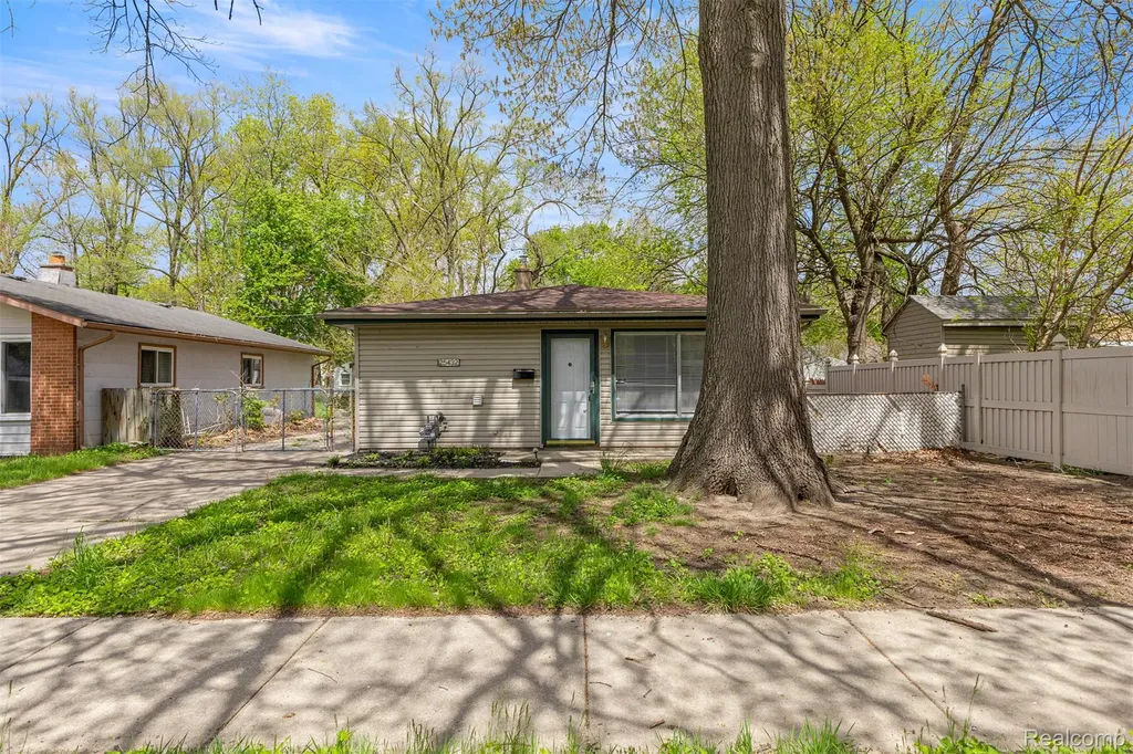 25432 Mcdonald Street Dearborn Heights City MI 48125
