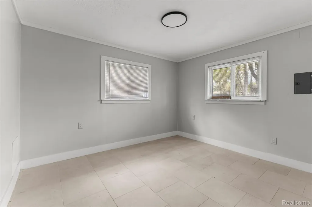 25432 Mcdonald Street Dearborn Heights City MI 48125