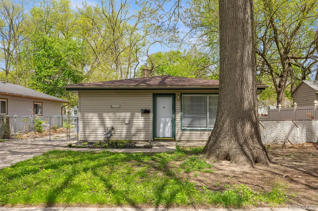 25432 Mcdonald Street Dearborn Heights City MI 48125