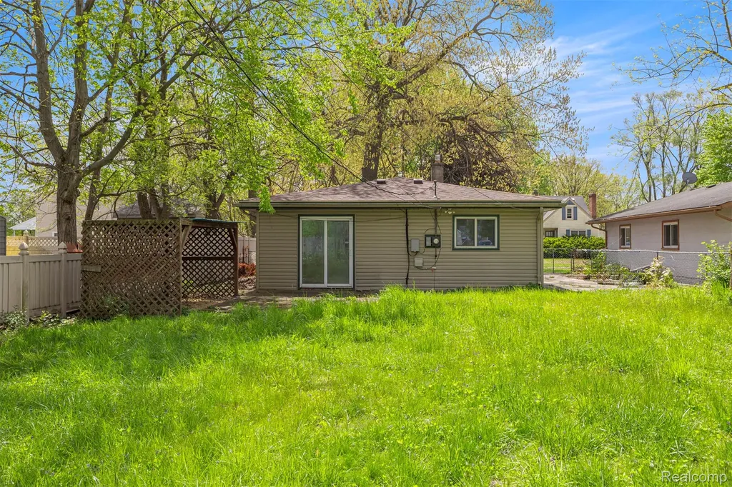 25432 Mcdonald Street Dearborn Heights City MI 48125