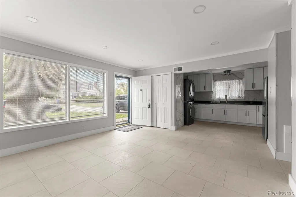 25432 Mcdonald Street Dearborn Heights City MI 48125