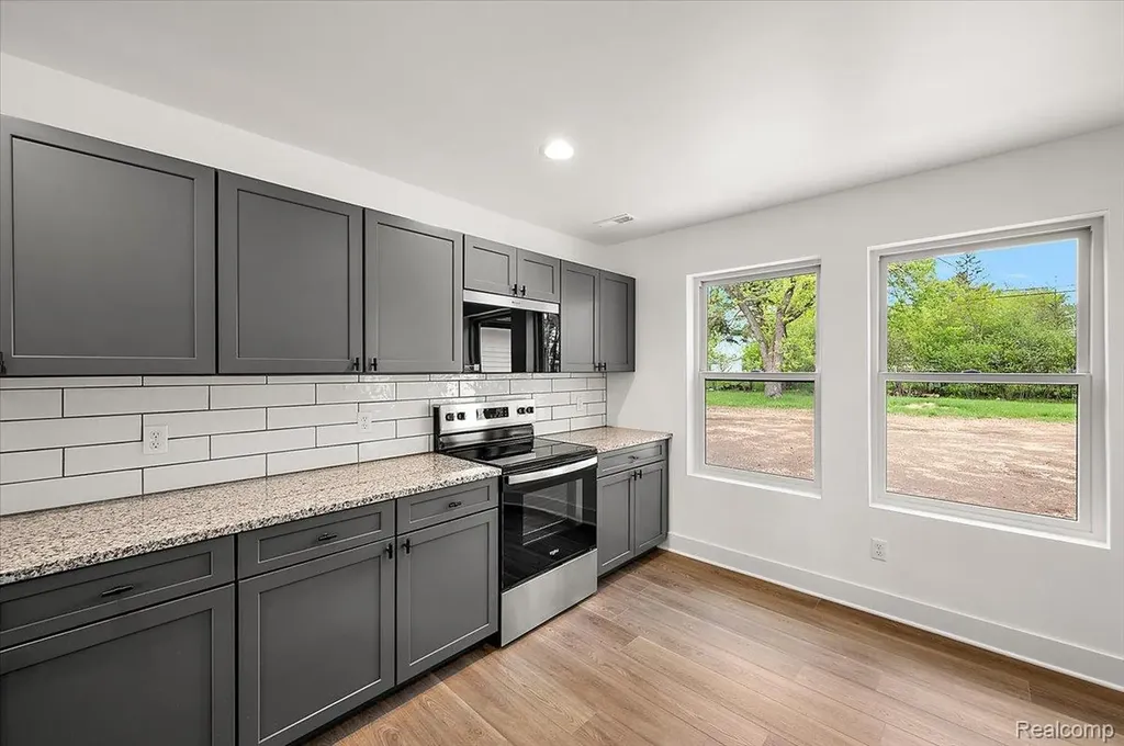 6165 Woodsdale Drive Grand Blanc Charter Township MI 48439
