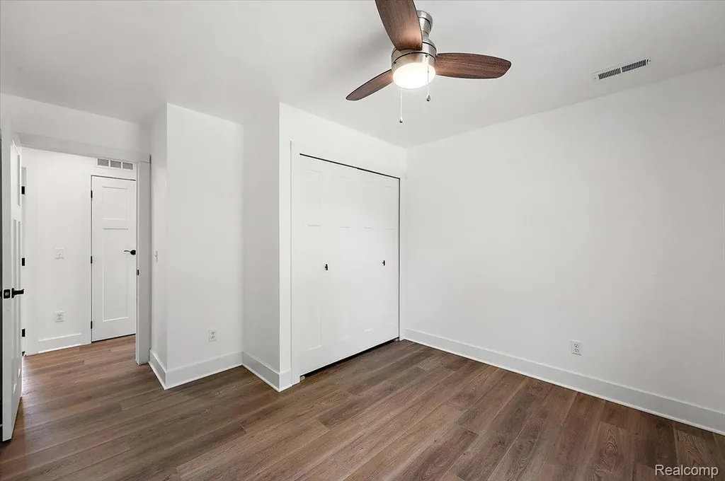 6165 Woodsdale Drive Grand Blanc Charter Township MI 48439