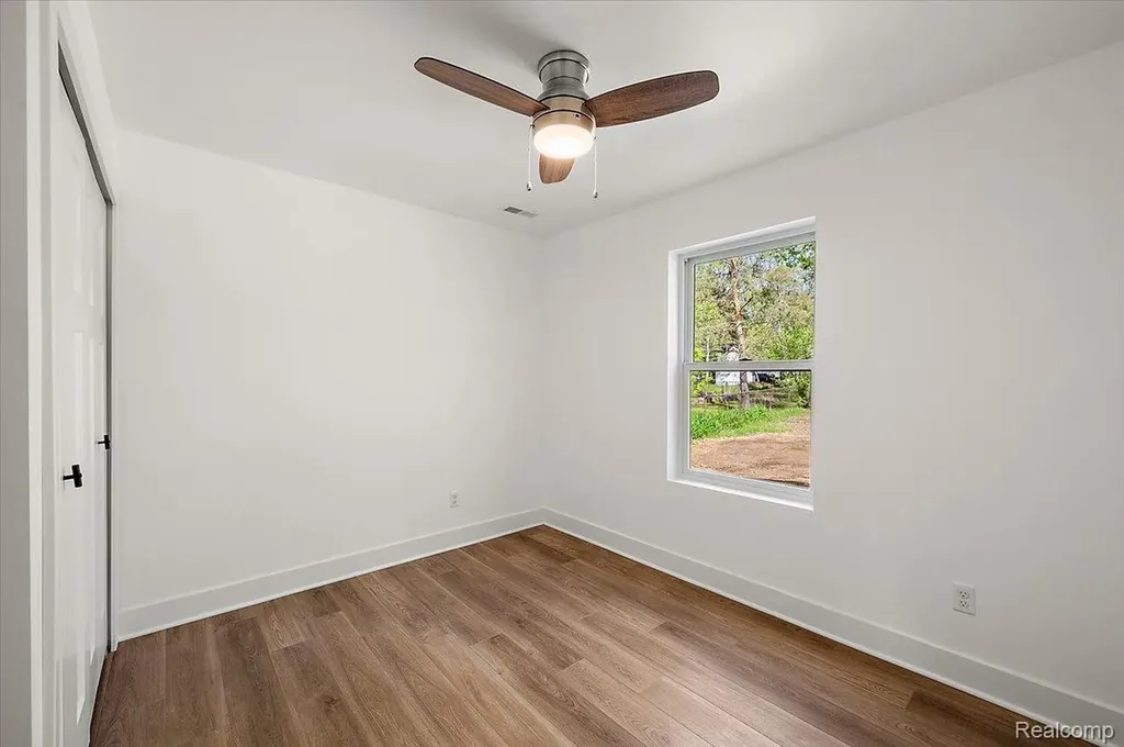 6165 Woodsdale Drive Grand Blanc Charter Township MI 48439