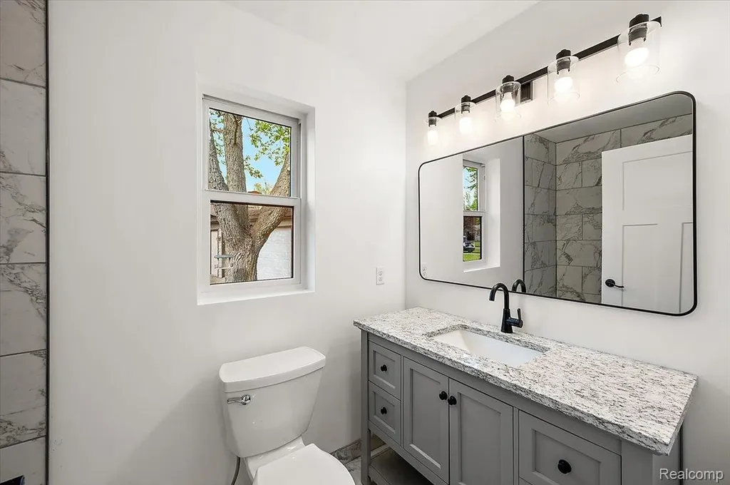 6165 Woodsdale Drive Grand Blanc Charter Township MI 48439