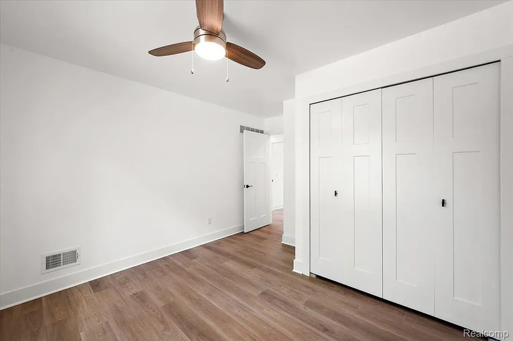 6165 Woodsdale Drive Grand Blanc Charter Township MI 48439