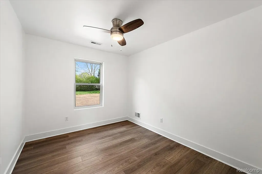 6165 Woodsdale Drive Grand Blanc Charter Township MI 48439