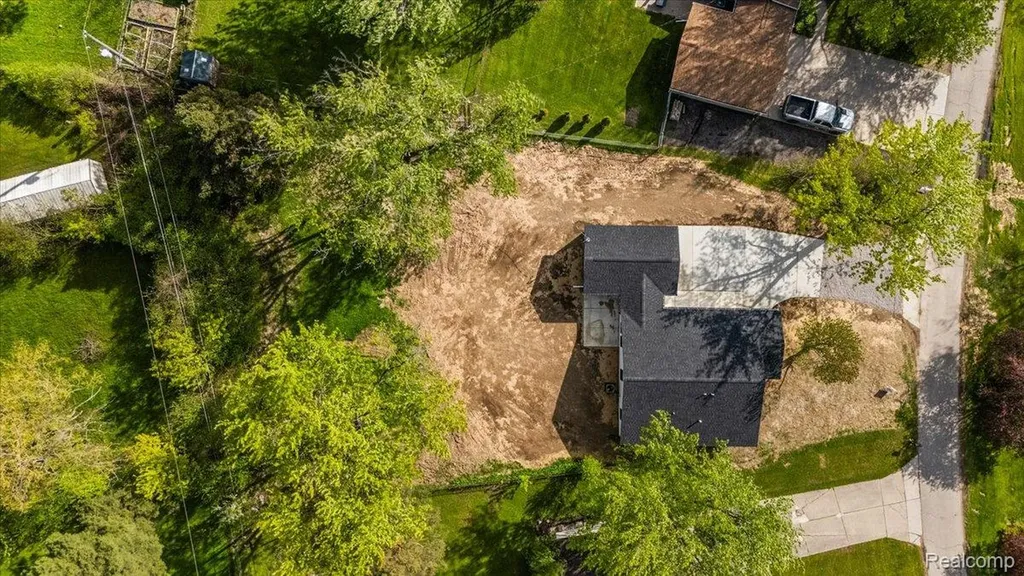 6165 Woodsdale Drive Grand Blanc Charter Township MI 48439