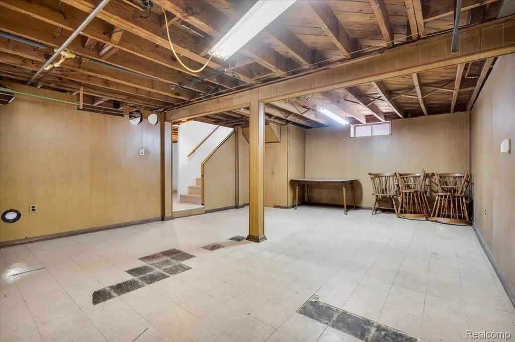 15621 Hanfor Avenue Allen Park City MI 48101