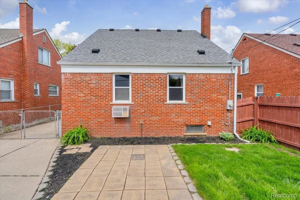 15621 Hanfor Avenue Allen Park City MI 48101