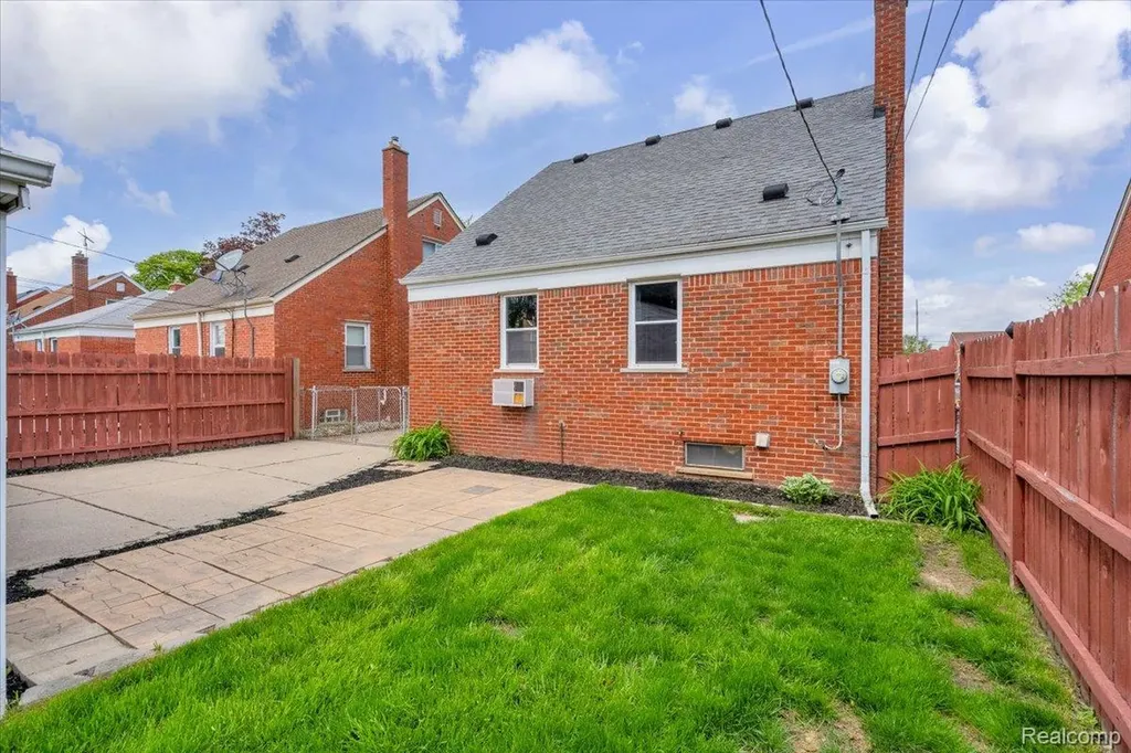 15621 Hanfor Avenue Allen Park City MI 48101