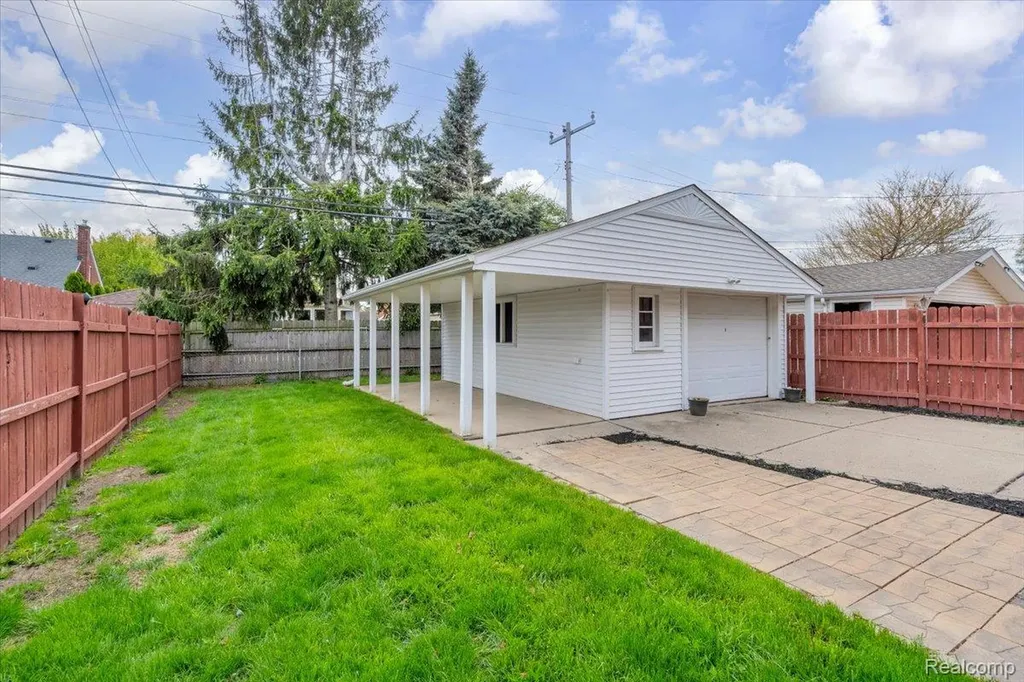 15621 Hanfor Avenue Allen Park City MI 48101
