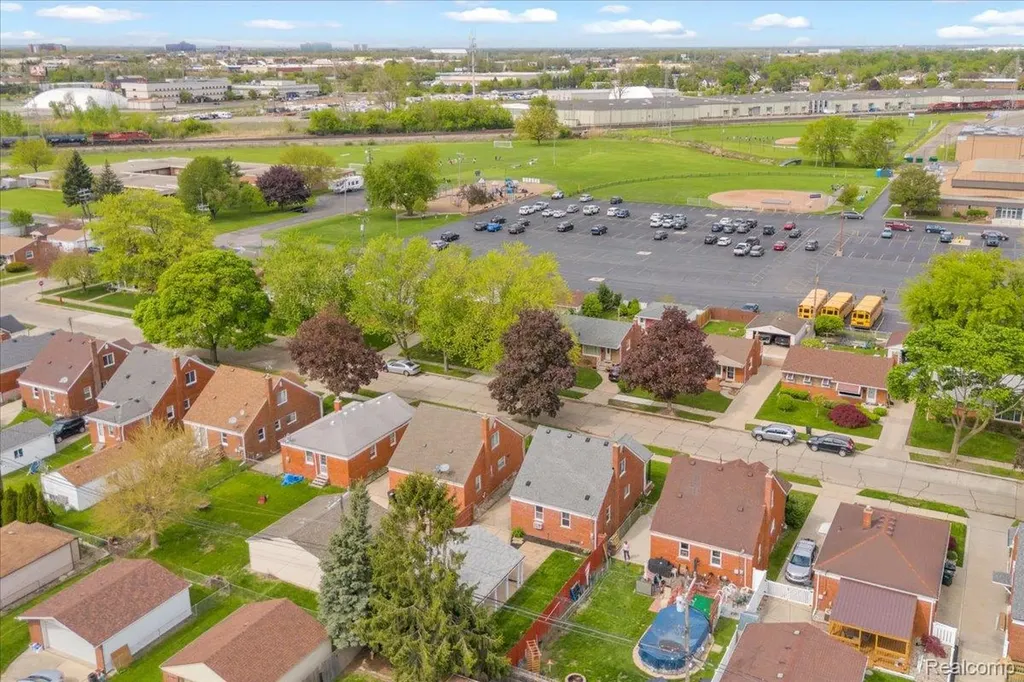 15621 Hanfor Avenue Allen Park City MI 48101