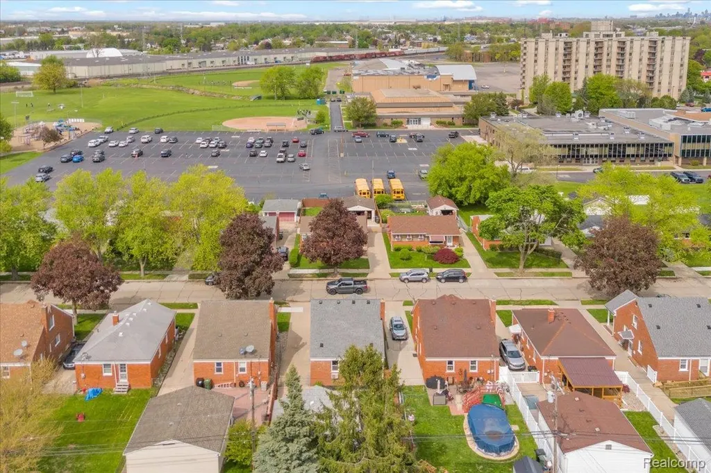 15621 Hanfor Avenue Allen Park City MI 48101