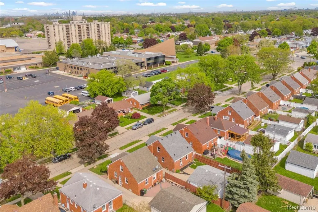 15621 Hanfor Avenue Allen Park City MI 48101