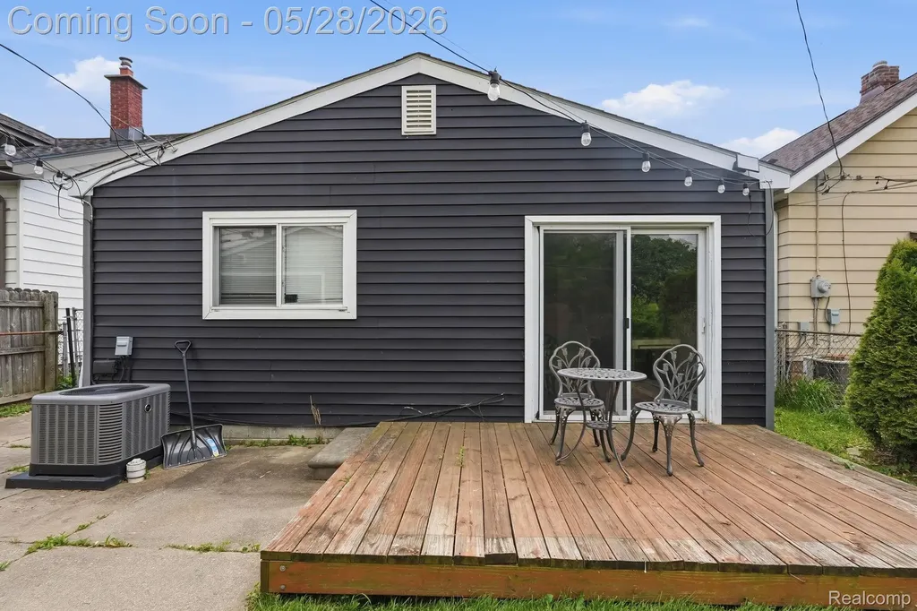 733 Camden Street Ferndale City MI 48220