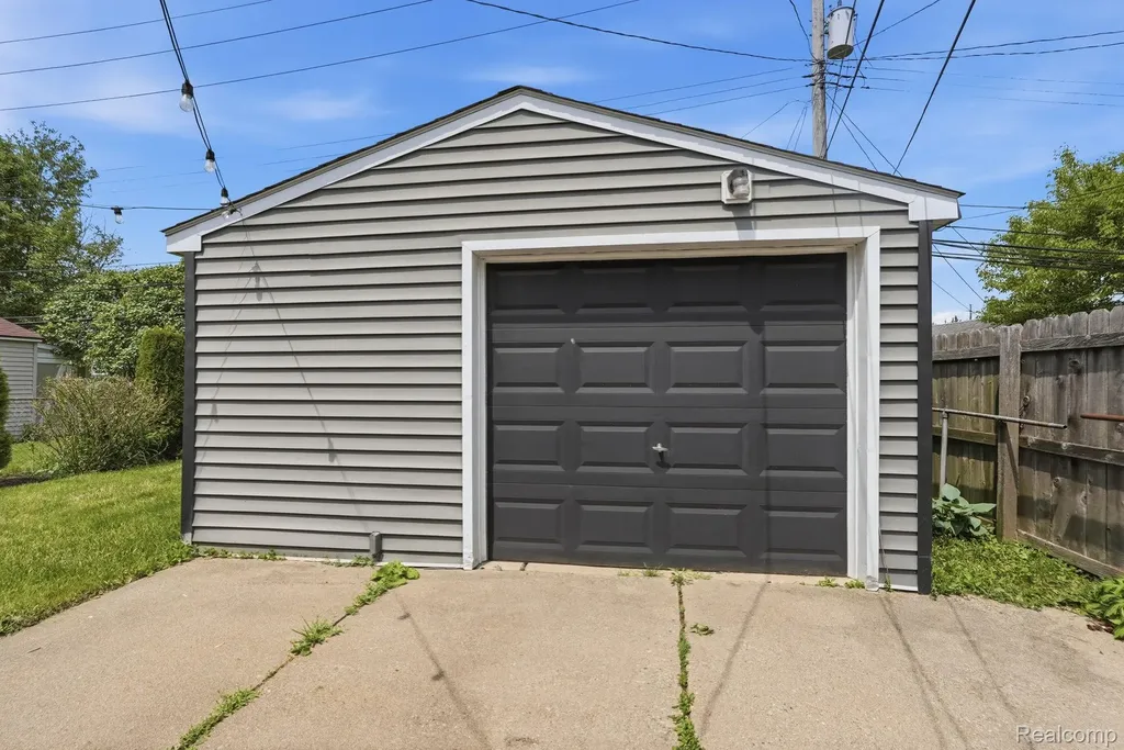 733 Camden Street Ferndale City MI 48220