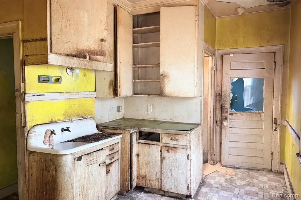 15332 Baylis Street Detroit City MI 48238