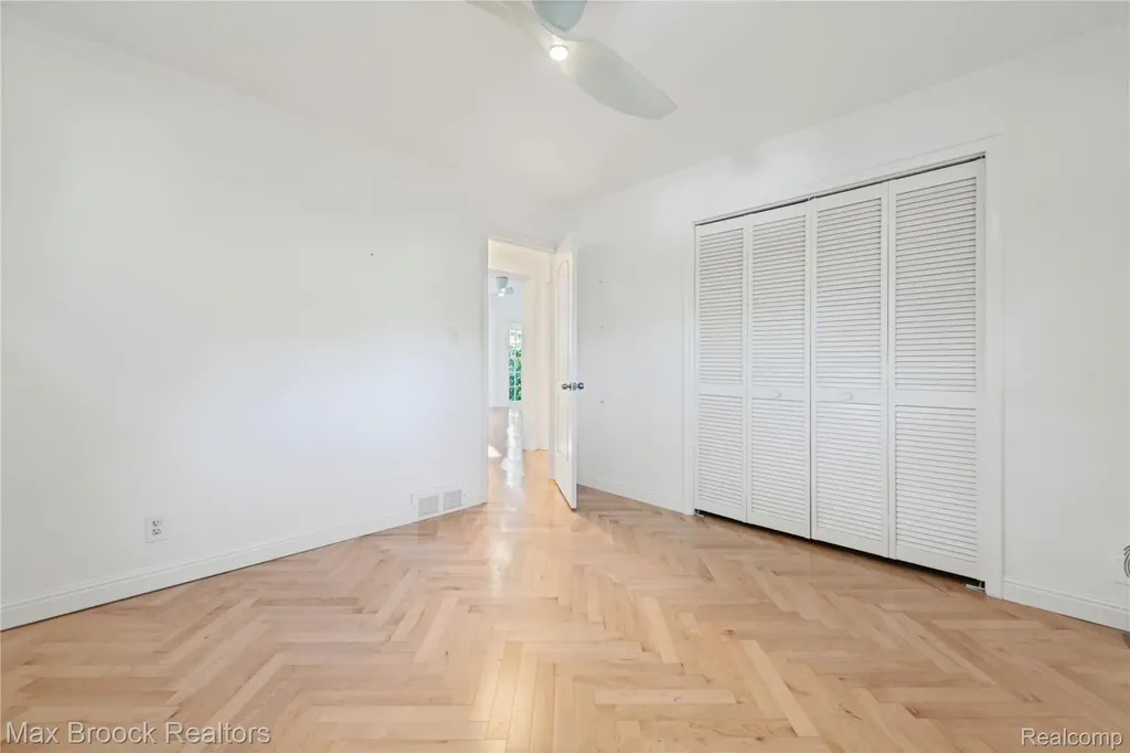 2665 Middlebelt Road West Bloomfield Charter Township MI 48324