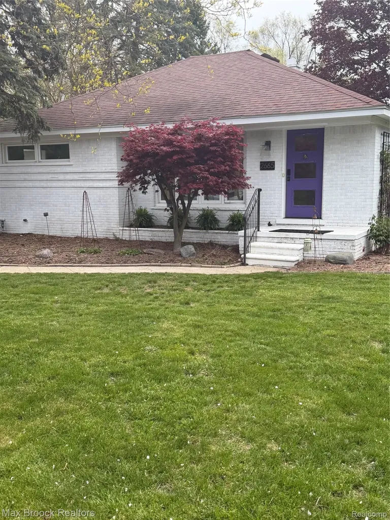 2665 Middlebelt Road West Bloomfield Charter Township MI 48324