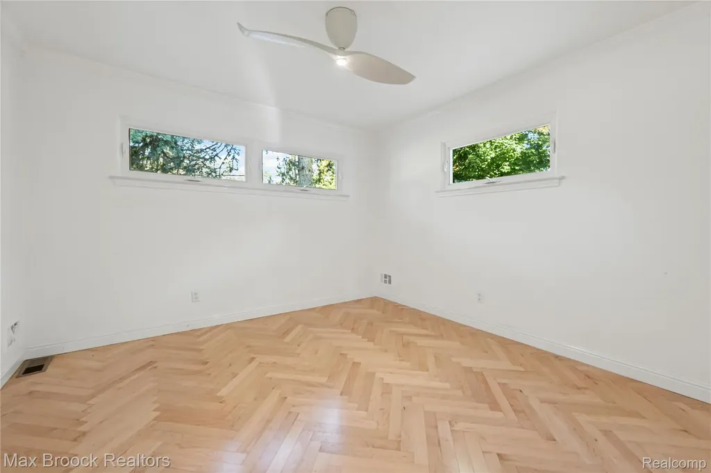 2665 Middlebelt Road West Bloomfield Charter Township MI 48324