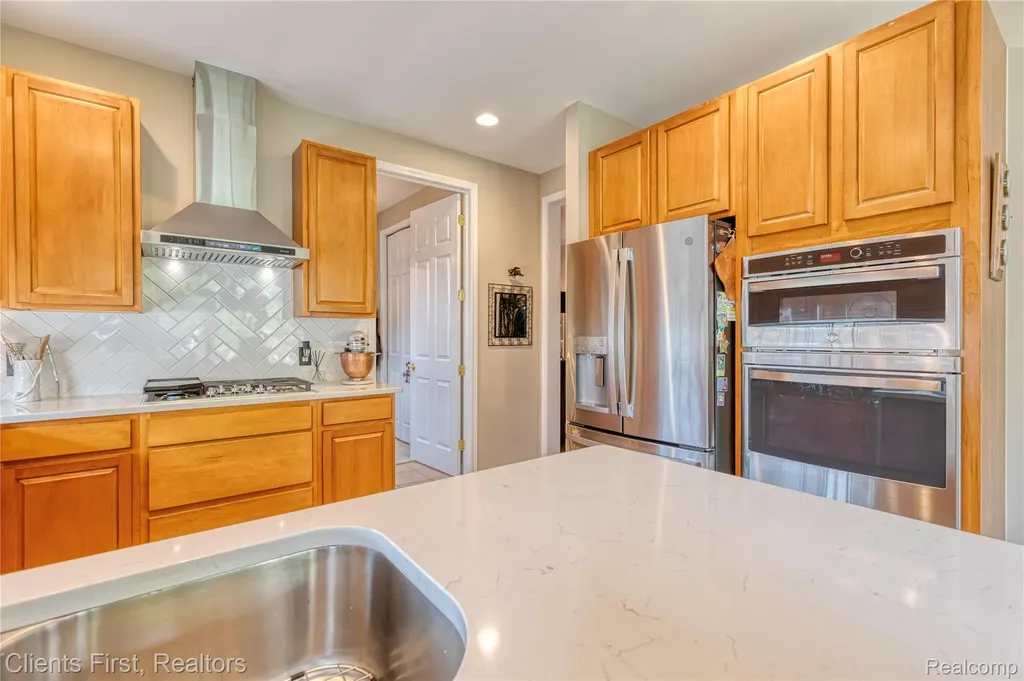 7490 Pine Vista Drive Genoa Township MI 48116