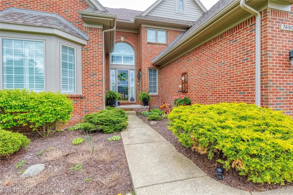7490 Pine Vista Drive Genoa Township MI 48116