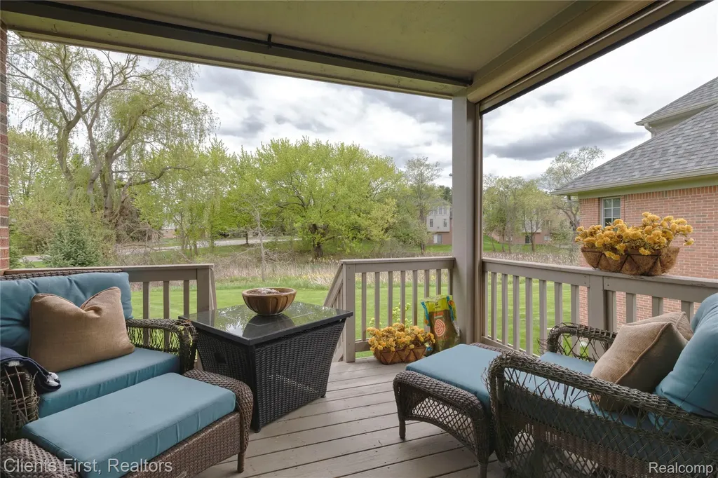 7490 Pine Vista Drive Genoa Township MI 48116