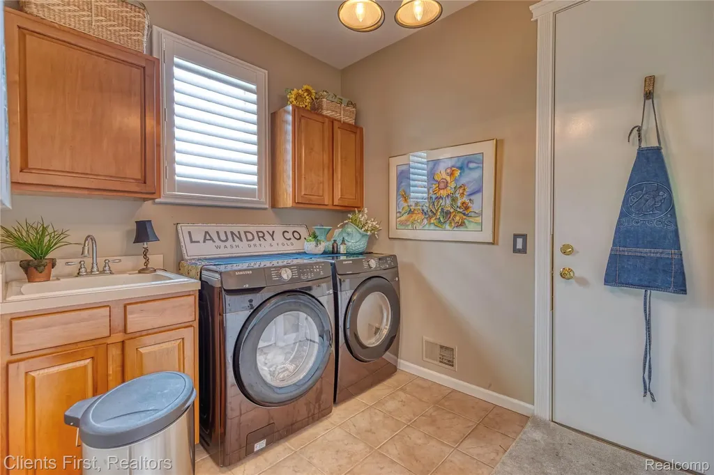7490 Pine Vista Drive Genoa Township MI 48116