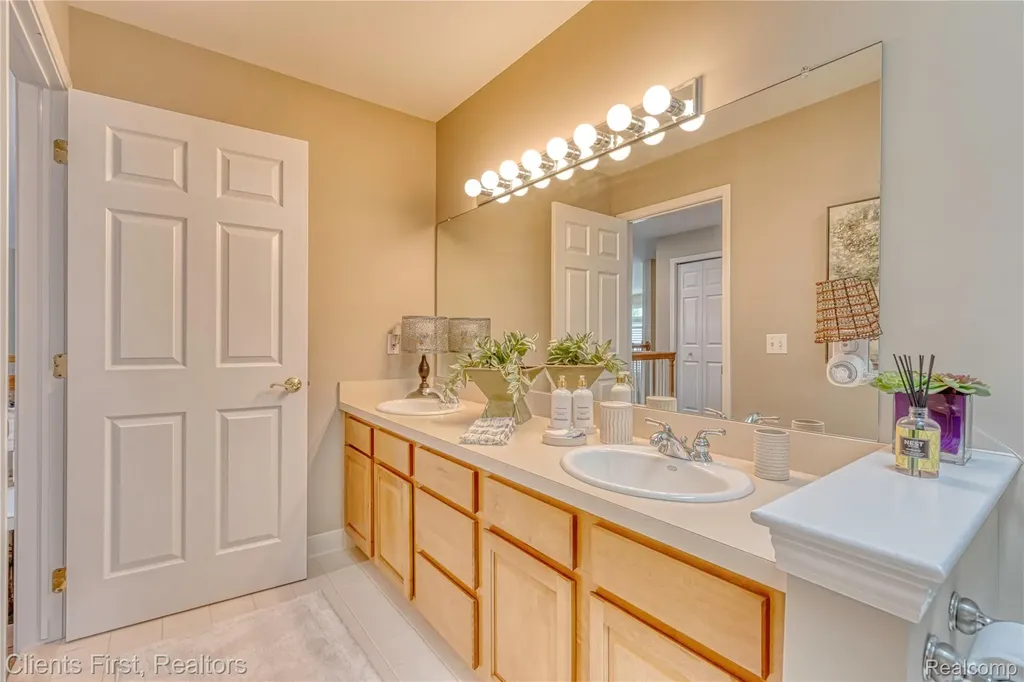 7490 Pine Vista Drive Genoa Township MI 48116