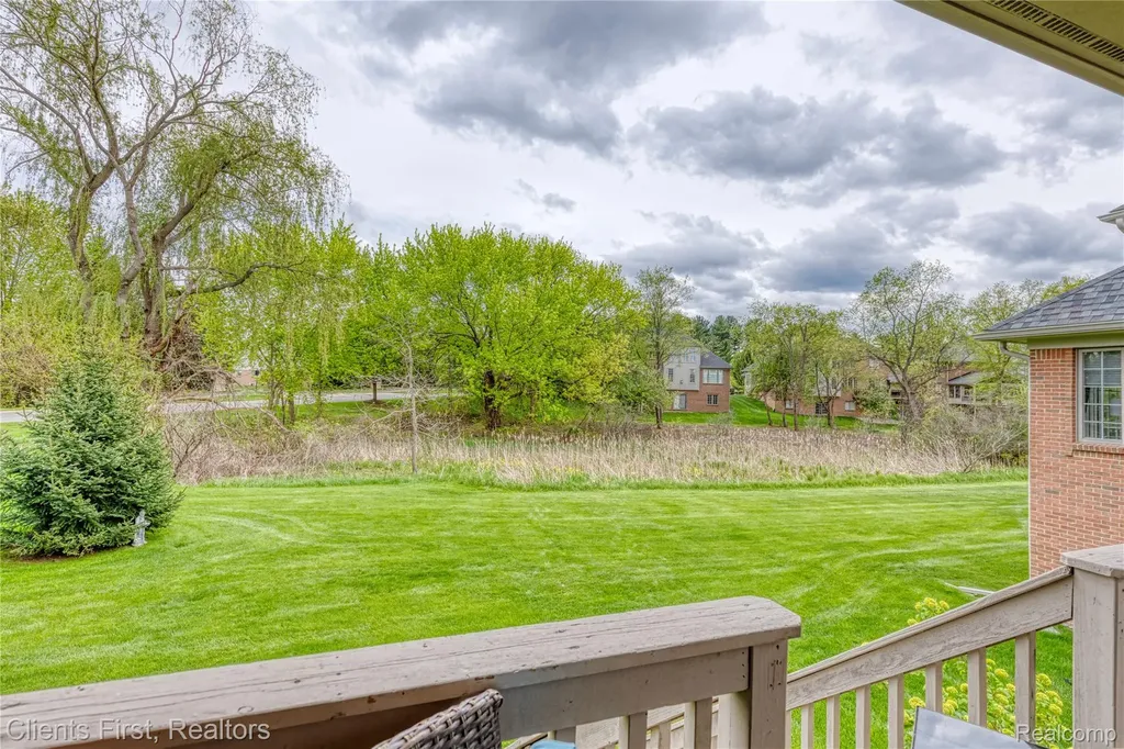 7490 Pine Vista Drive Genoa Township MI 48116