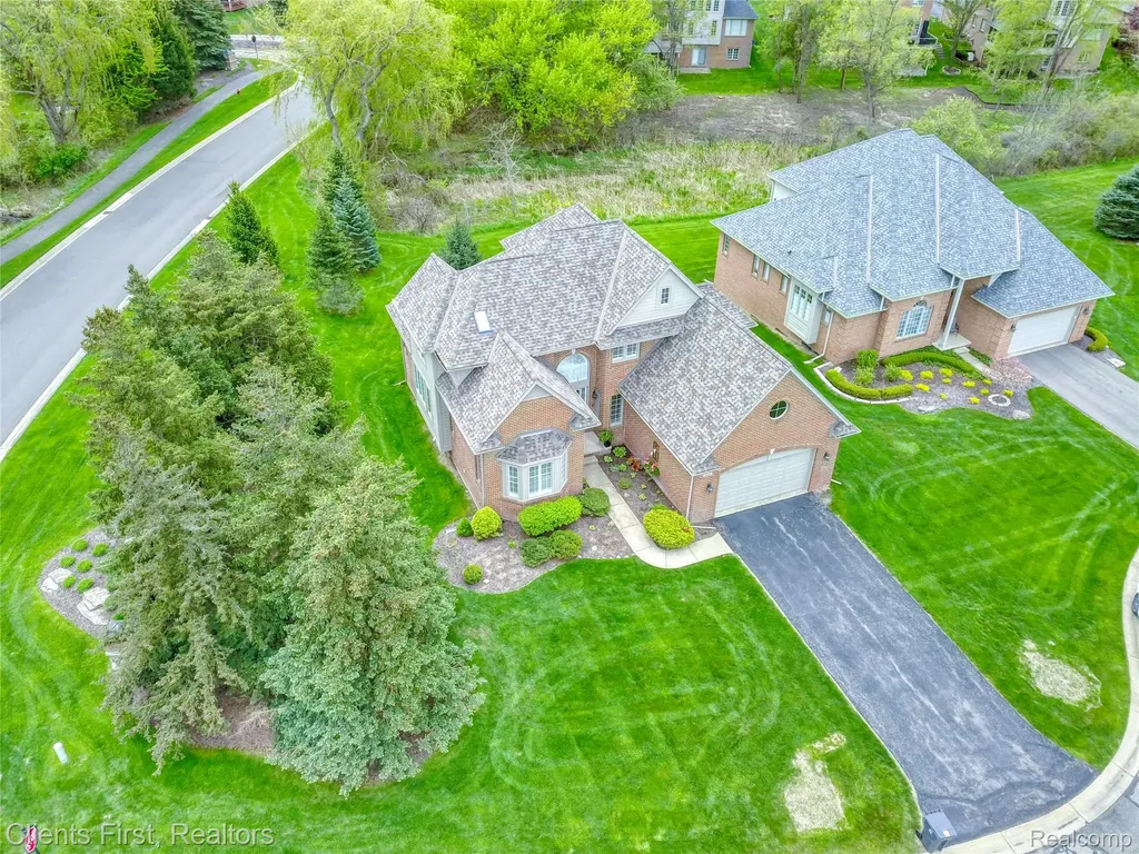 7490 Pine Vista Drive Genoa Township MI 48116