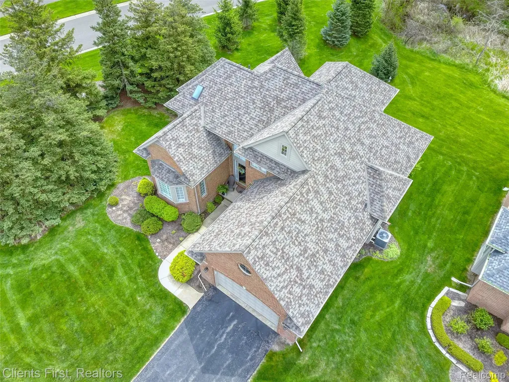 7490 Pine Vista Drive Genoa Township MI 48116